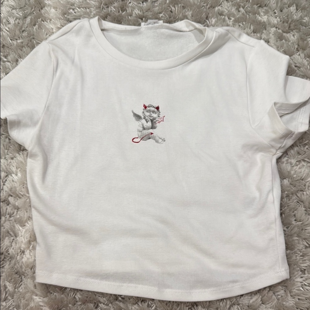 Garage White Kids Tee with Playful Cat Design